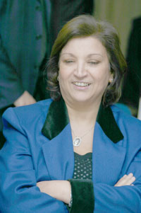 Le salaire de l&#39;ancienne PDG de la Banque de Tunisie, Alia Abdallah, a quasiment triplé entre 2009 et 2010, selon les rapports officiels établis par les ... - alia-abdallah-0509