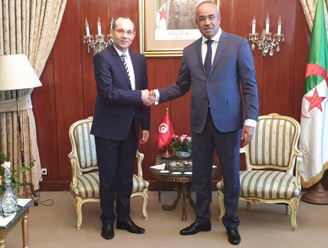 Tunisie- Le ministre de l’Intérieur en Algérie pour une coopération en matière de sécurité