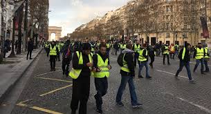France [Vidéo]: Manifestation des gilets jaunes à Paris pour la 14ème semaine