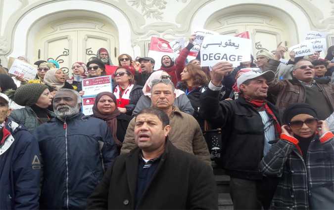 Tunisie [Vidéo]: Echauffourées entre Parents en colère et forces de l’ordre