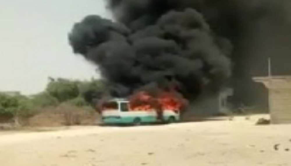 Tunisie: Un bus du ministère de l’Enseignement supérieur prend feu