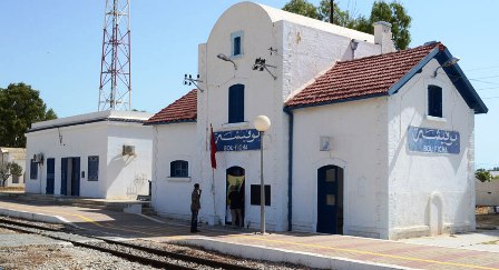 Tunisie – AUDIO : Bouficha : Mécontentement des passagers d’un train laissés en rade plus d’une heure et demi pour panne de locomotive