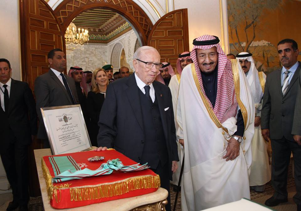La Tunisie fait du roi Salman bin Abdelaziz un Docteur honoris causa de l’université de Kairouan