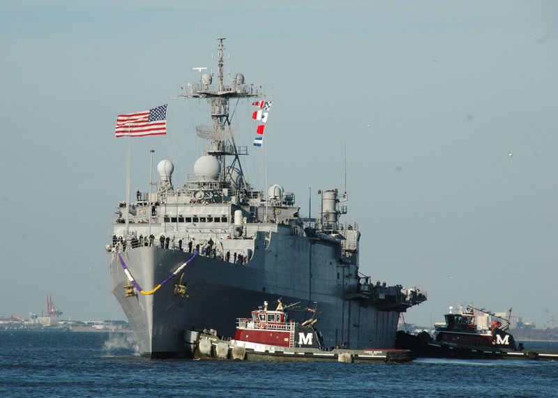 Tunisie: Accostage d’un navire de guerre américain au port de la Goulette