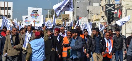 Tunisie – Hizb-Ut-Tahrir prone la Califat et la Chariâa, et organise une manifestation avec la participation d’enfants