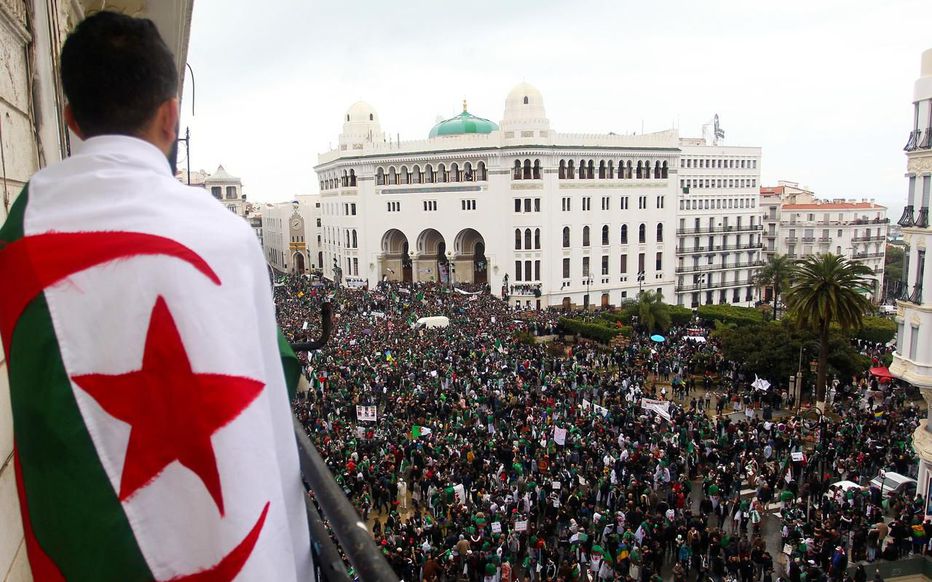 Algérie : Affrontements entre manifestants et forces de l’ordre dans les environs du palais présidentiel