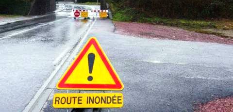 Tunisie – La circulation toujours interrompue sur certains axes routiers suite aux inondations