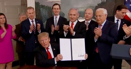 Trump l’a fait : Il a signé la reconnaissance de l’annexion du Golan par l’Entité Sioniste