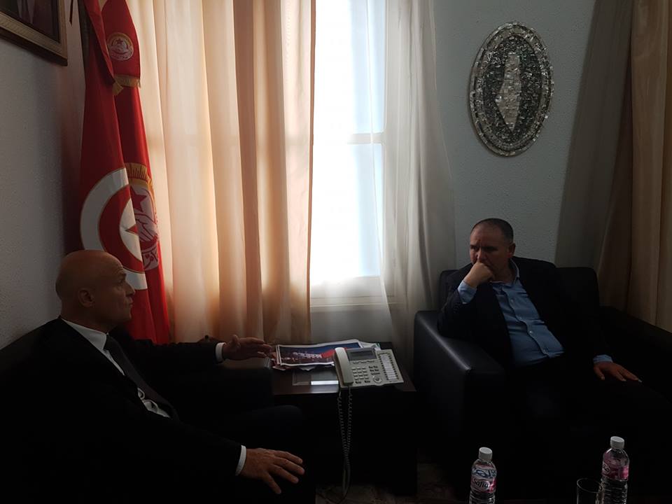 Tunisie [Photos]: Noureddine Taboubi rencontre Olivier Poivre d’Arvor