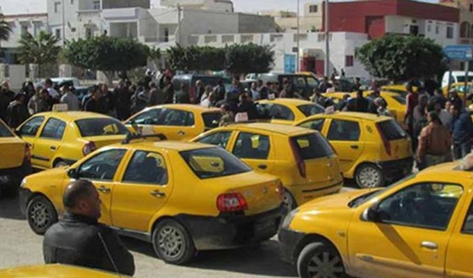 Tunisie: Les conducteurs de taxis bloquent le carrefour Souk Al Ahad à Sousse