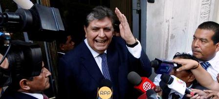 L’ancien président péruvien Alan Garcia se suicide quand la police vient l’arrêter