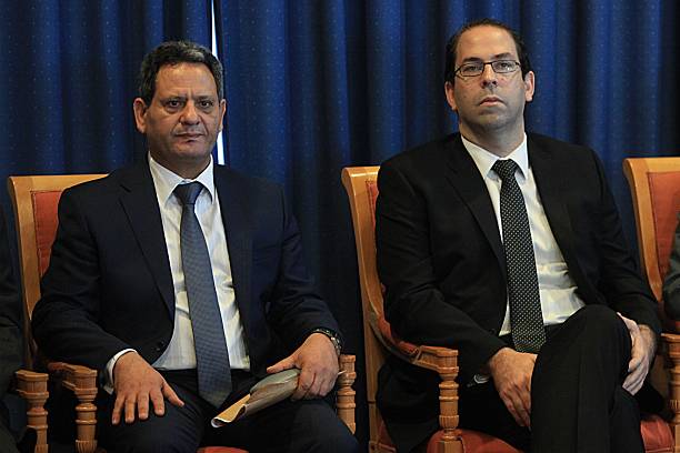 Tunisie- Youssef Chahed menacé de poursuite judiciaire…
