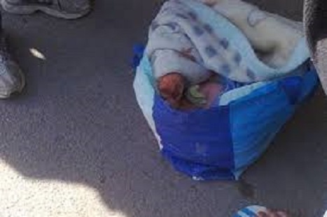 Tunisie: Découverte d’un nouveau-né abandonné dans un couffin au bord de la route