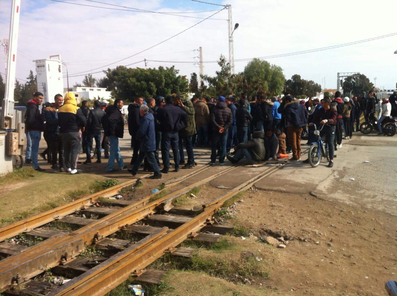 Tunisie: Levée par la force du blocage de la voie ferrée, organisé par des habitants de Skiet Ezzit à Sfax