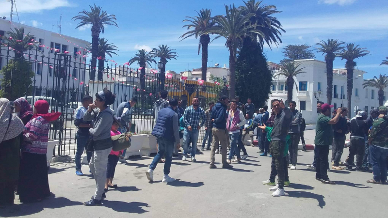 Tunisie: Des vendeurs ambulants de fripe protestent devant le gouvernorat à Bizerte