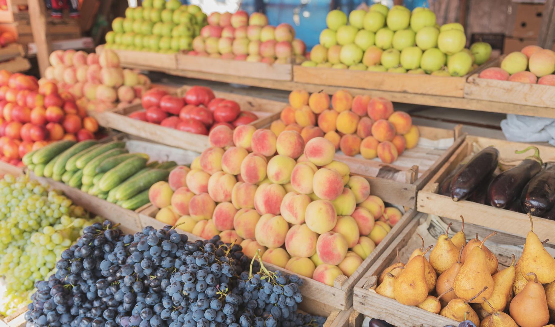 Tunisie: L’UTAP refuse la décision de soumission de l’exportation des fruits estivaux à une autorisation préalable