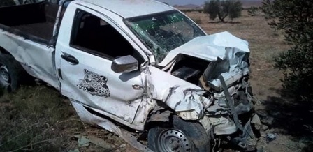 Tunisie – IMAGES : Bir El Hfay : Deux blessés graves dans la collision de deux voitures de contrebande