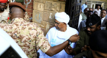 Soudan: Première apparition publique du président déchu Omar El Béchir
