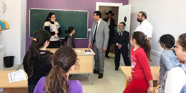 Tunisie – Ministère du tourisme : René Trablesi n’a rien à voir avec  l’école juive pour filles inaugurée à Djerba