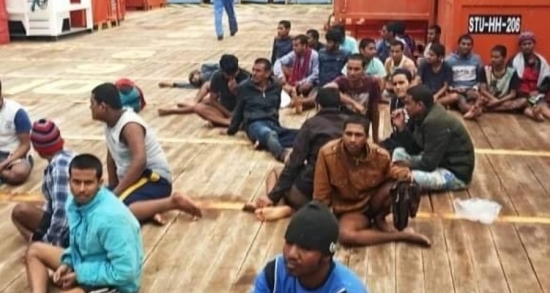 Tunisie – Un remorqueur, avec à son bord 75 clandestins repêchés, bloqué en rade du port de Zarzis