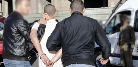 Tunisie – Testour : Arrestation d’un homme et son fils pour détention d’une arme à feu et de tenues militaires