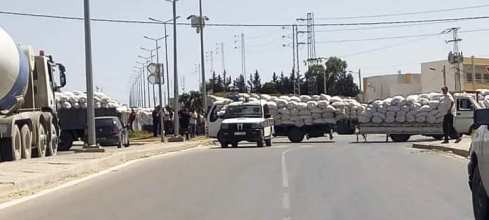 Tunisie – Le Kef : Les centres de collecte de grains débordés. Les agriculteurs protestent