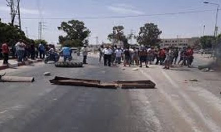 Tunisie: Des protestataires bloquent la RN 5 au Kef pour protester contre la poursuite de la coupure d’eau