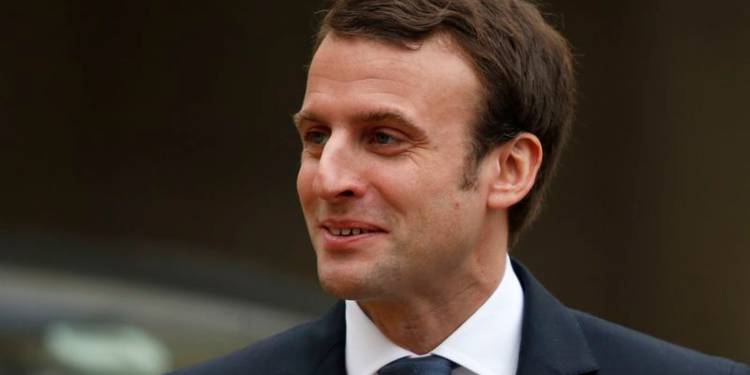 France-Coronavirus: Emmanuel Macron est sorti de son isolement