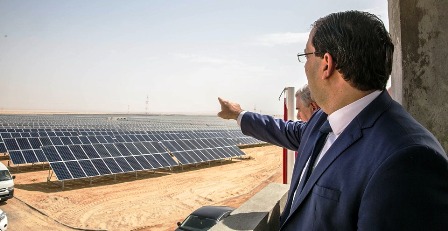 Tunisie – Tozeur : Youssef Chahed inaugure la première tranche de la centrale photovoltaïque