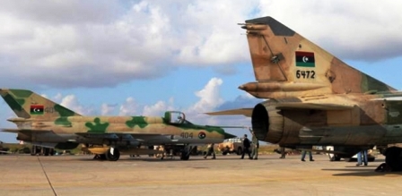 Libye : L’armée de Haftar opère 13 raids contre une base de drones turcs à Misrata