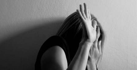 Tunisie-Scandaleux: Piégée par sa voisine, elle a été violée contre la somme de 30 dinars