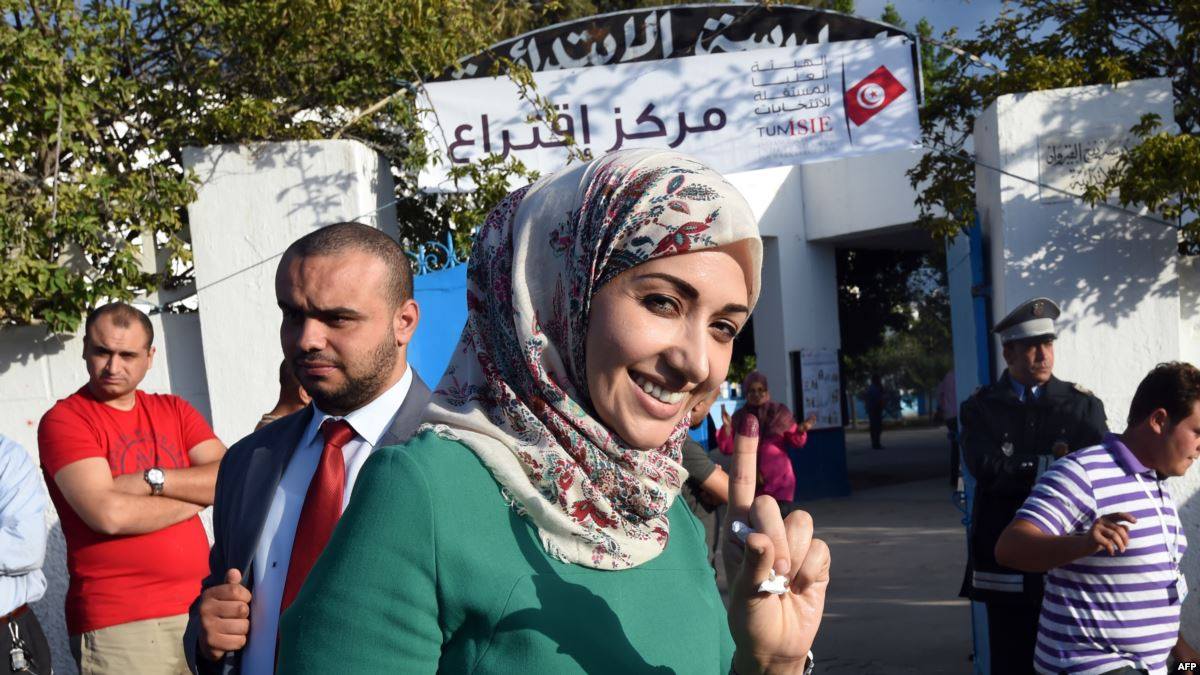 Tunisie-[photo] La fille de Ghanouchi réagit aux manifestations en Egypte