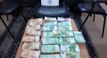 Tunisie Sept tentatives de trafic de devises portant sur plus de 250.000 dinars déjouées à l’aéroport de Tunis-Carthage