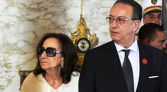 Tunisie – Hafedh Caïd Essebsi sera-t-il inquiété s’il rentrait pour les funérailles de sa mère ?