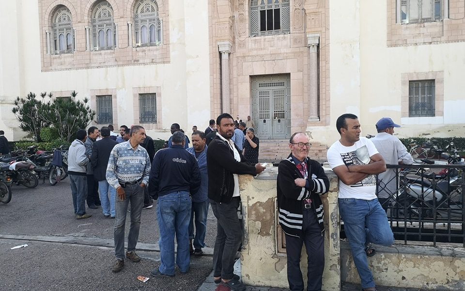Tunisie-[photos]Les agents et les cadres municipaux de Sfax en grève