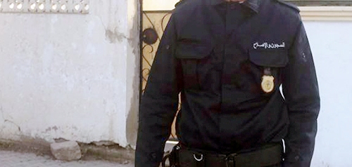 Tunisie – Un gardien de prison blessé à la tête pour avoir secouru une jeune fille qui se faisait braquer