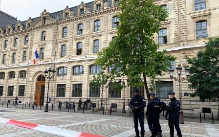 France : VIDEO : Le policier qui a poignardé quatre de ces collègues se serait converti à l’Islam, il y a quelques mois