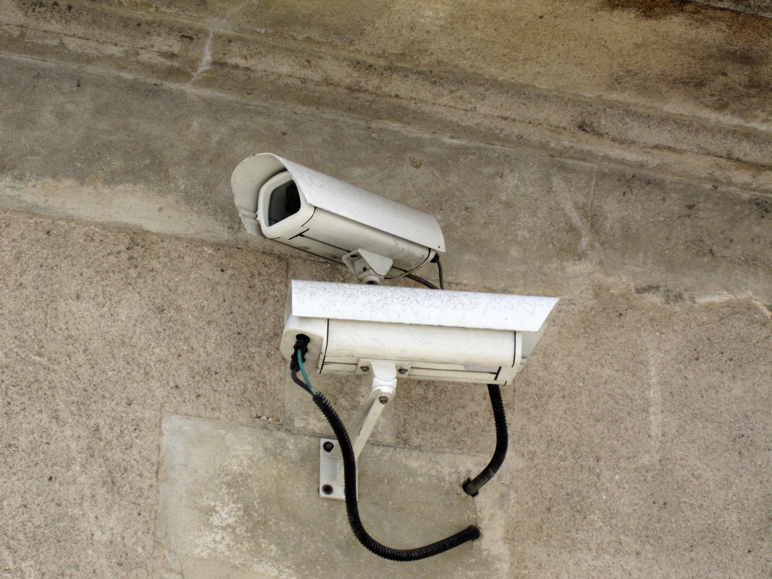 Tunisie: Les caméras de surveillance ont contribué à déjouer des actes criminels, selon Hichem Fourati