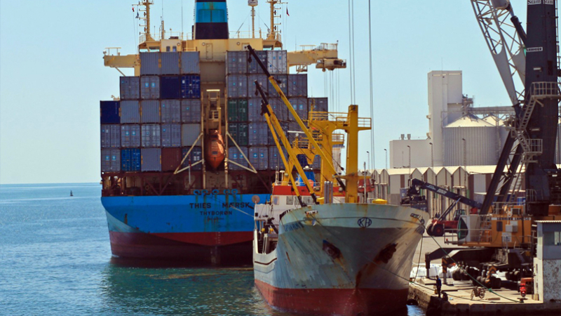 Tunisie: Incendie d’une grue de containers au port commercial de Sfax