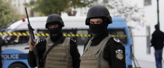 Tunisie: Saisie de trois armes à feu au domicile d’un individu recherché pour détournement