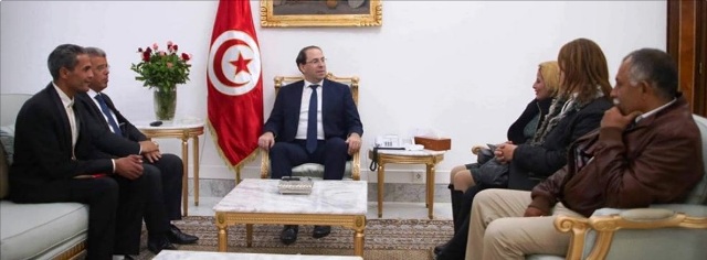 Tunisie – VIDEO : Le chef du gouvernement promet de réactiver des usines à l’arrêt à Gafsa et d’aider les diplômés pour s’installer