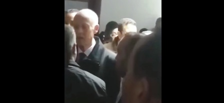 Tunisie – VIDEO:Le président Kaïs Saïed se rend au centre des grands brûlés pour rendre visite aux agents de la protection civile brûlés à Ras Jedir