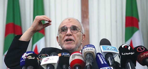 Algérie : Les cinq candidats retenus pour les élection présidentielles du 12 décembre