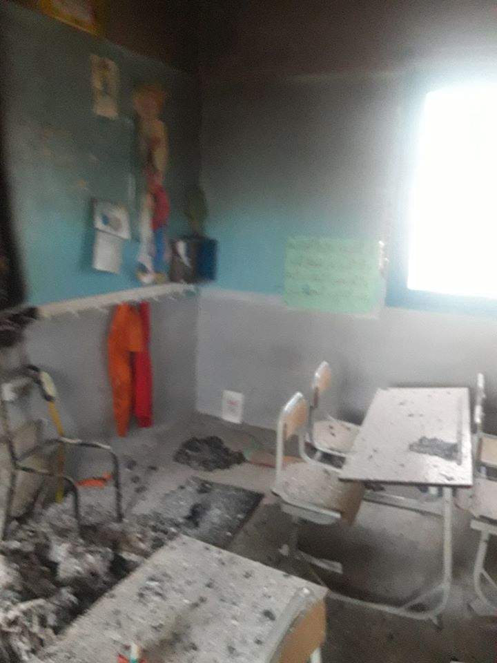 Tunisie [Photos]: Une salle de classe dans une école à Soukra incendiée par des inconnus