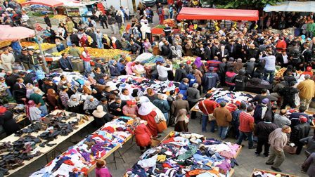 Tunisie – Grève de la Friperie : Après avoir affamé le tunisien, ils s’emploient à le dévêtir