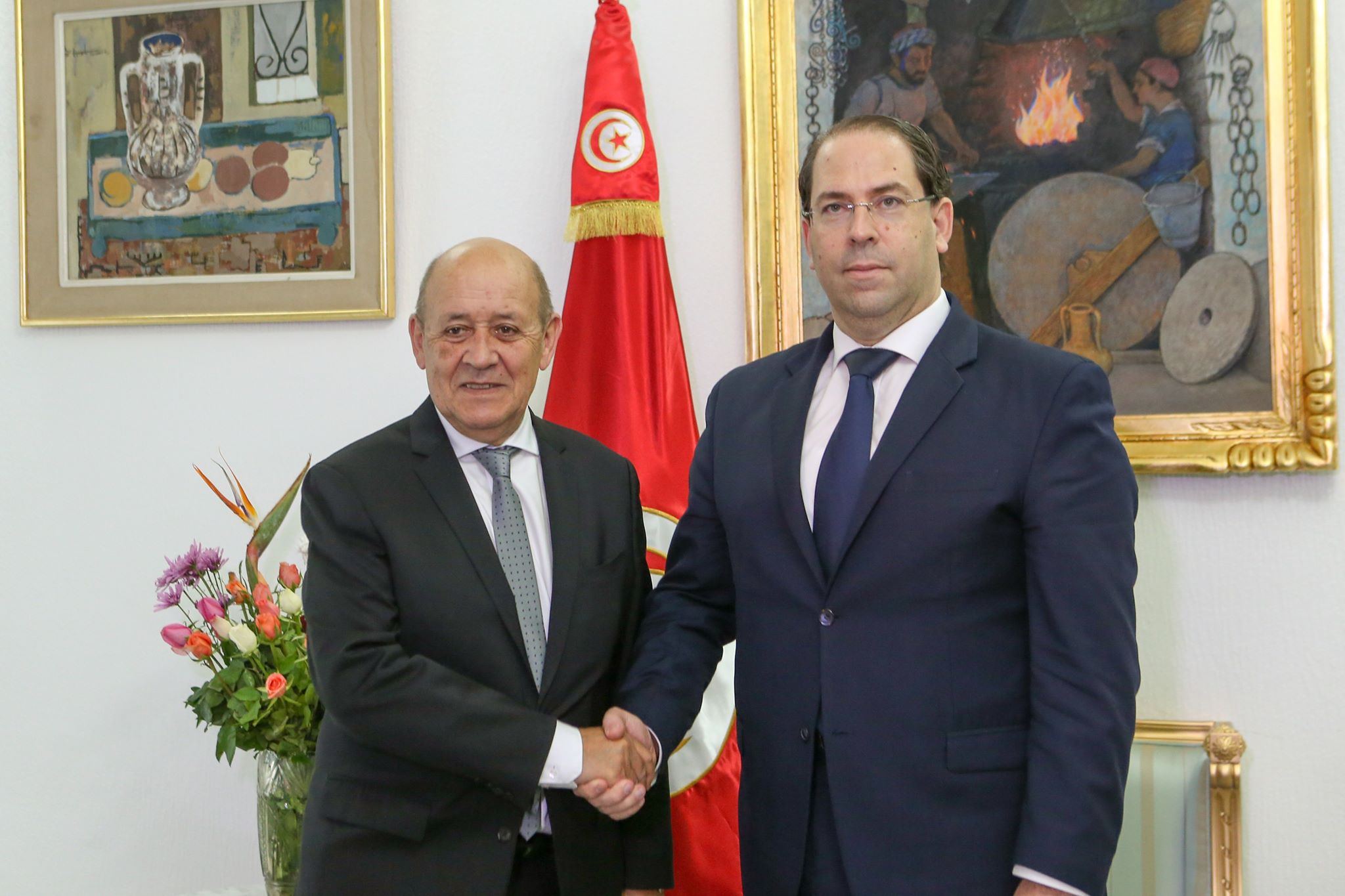 Tunisie: [photos] Le ministre français des Affaires Eétrangères, Jean Yves Le Drian au palais de la Kasbah