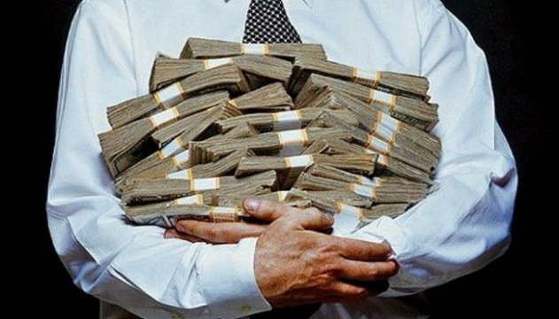 Tunisie: Un agent bancaire détourne 350.000 dinars et fuit en Europe