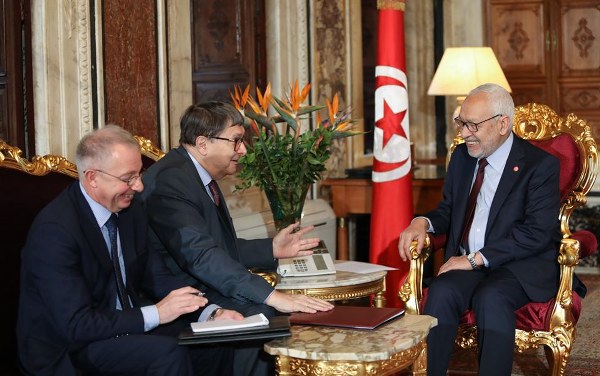 Tunisie : Rached Ghanouchi invite l’ambassadeur russe en Tunisie à annuler les visas pour les tunisiens