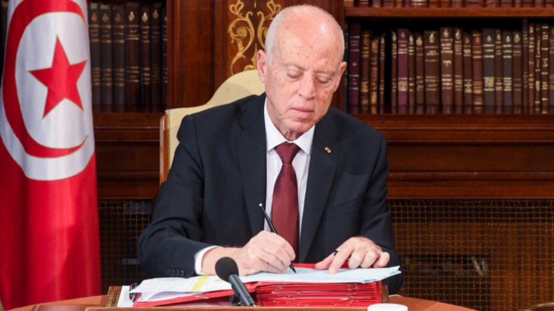 Tunisie : Kais Saïed recourt à la constitution et met tout le monde devant le fait accompli