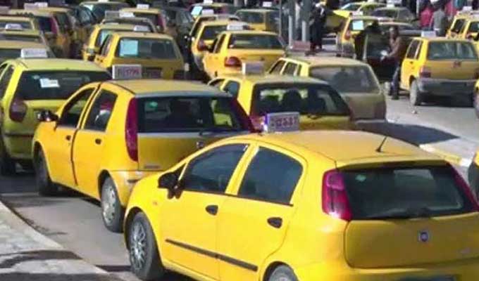 Les chauffeurs des taxis individuels protestent
